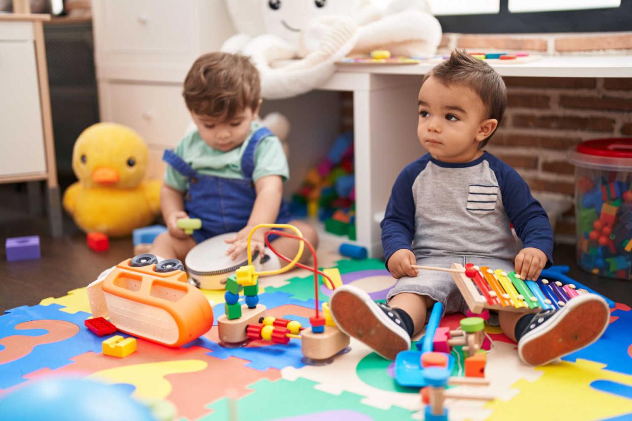 Parallel Play in Toddlers - Why it is Important and Top Ways to ... Play chess online